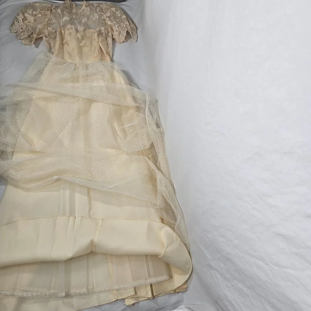 Vintage ILGWU UNION MADE Fairy Modern Edwardian CREAM Wedding Gown Dress Size 4. - Picture 11 of 17